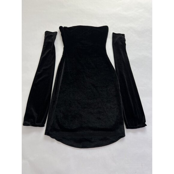 AMOR MIA Claudia Dress in Black Velvet - Picture 4 of 5